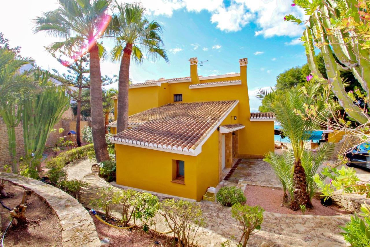 El Portet - Beachfront Holiday Home With Private Pool In Moraira Exterior photo